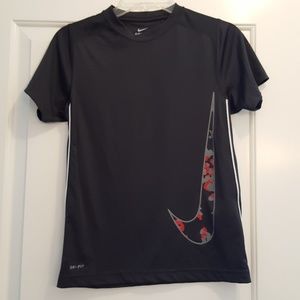 Boys Nike Dri-fit t-shirt
